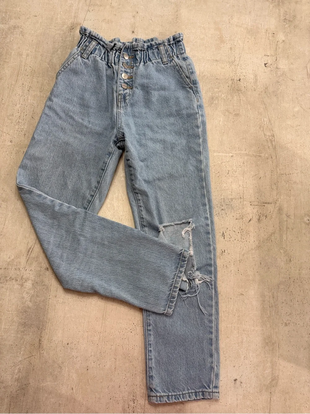 Forever 21 Girls Light Wash Distressed Straight Leg Jeans Size 9/10